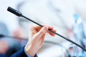 瑞幸咖啡回应“关于被泰国假瑞幸索赔100亿泰铢”问题称，情况还有待核实图片