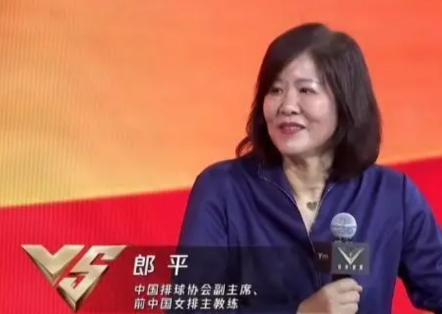 从“铁榔头”到“整容狂魔”，65岁的郎平整容失败，样貌僵硬别扭