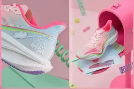 内蒙古初中生手绘设计惊动安踏！这双鞋卖疯了！图片