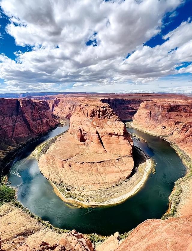 拉斯维加斯，一座建在沙漠中的城市，每年游客竟达4000万