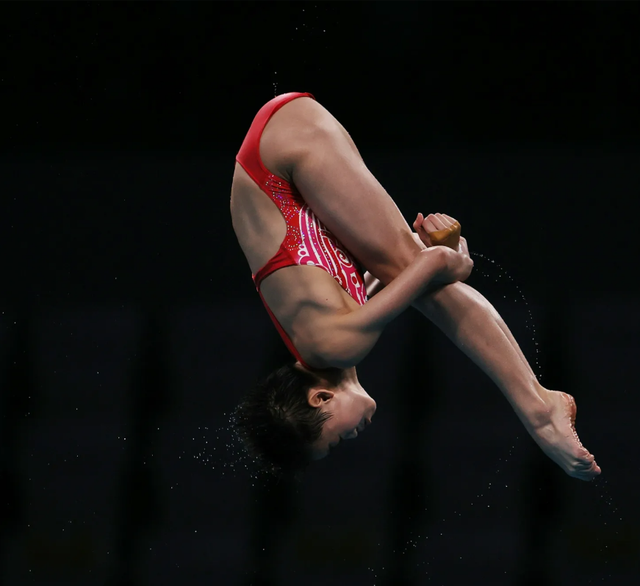 刚复出就夺冠！全红婵跳水实力不减，却依旧逃不过“身材审判”