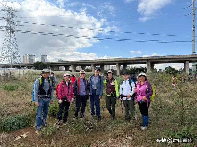 随走呈贡大学城，逛梁王湖、转小土林，感受多彩的秋冬世界，休闲