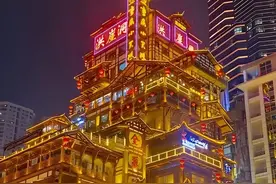 原来重庆"洪崖洞"竟是这位71岁老太的私产图片