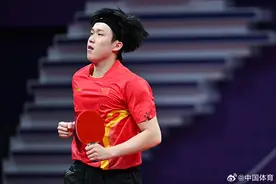 许昕点评男单巅峰对决：顶尖！两位比赛就跟打架一样，樊振东能力毋庸置疑，王楚钦需增加脂肪保护肌肉图片