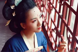 土匪烧杀抢掠，留美妇做压寨夫人，美妇：埋完丈夫再嫁图片