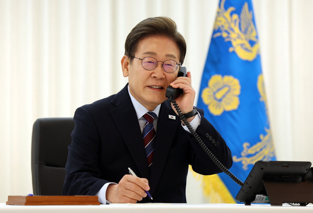 尹锡悦听到死刑，当场破防了！韩方向华通报一事，李在明会救他吗