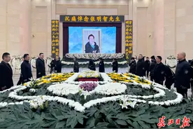 “听，大家唱着湖北大鼓送您来了” 今天，送别鼓王张明智图片