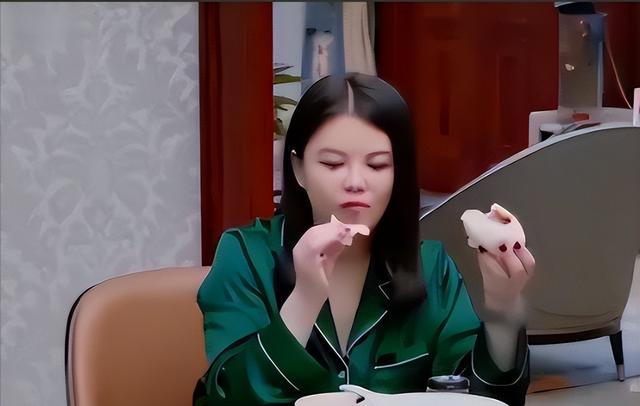 李湘事件升级！家境被扒底朝天	，父母身份曝光，果然不简单