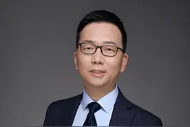 夏春：穆迪下调美国主权信用评级，股债汇三杀来得比预期更快！图片