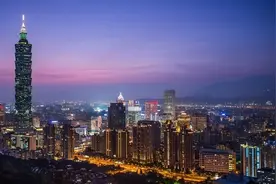 复旦教授说实话：只要揍一顿就行，台湾岛内集体破防？图片