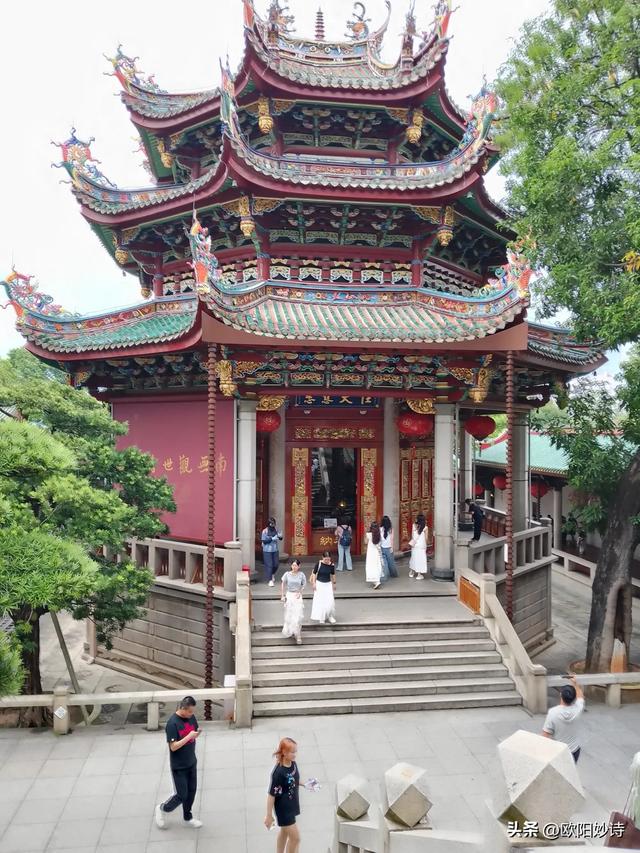 我来夏门去南普通寺卸却“班味”装着“禅意”回烟火人间