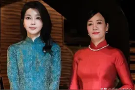 70后越南第一夫人真美：穿粉色奥黛扮嫩，比“整容脸”金建希大气图片