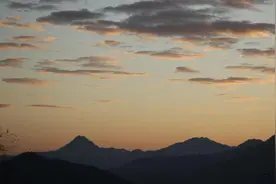 一个人深到骨子里的教养：少说话图片