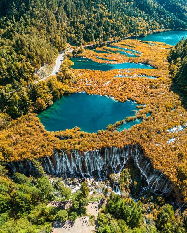 秋日九寨沟文案，遇见各式各样的浪漫