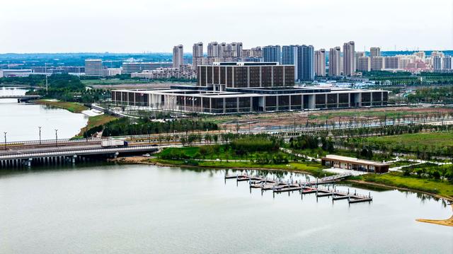 探寻青岛上合示范区：在开放中茁壮成长，谱写和合共生新华章
