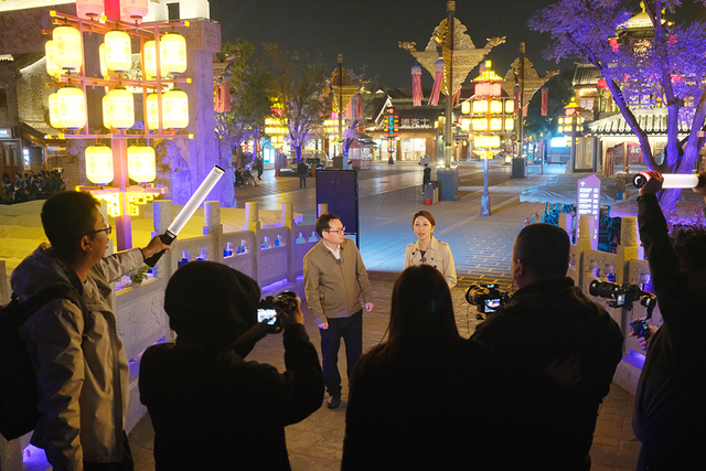 临沂要上央视啦！《与经济学家去旅行》节目近日来到了临沂取景拍摄