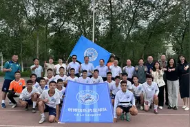 【温暖相伴 助力成长】奔跑吧，享受足球的“雪豹”们！图片