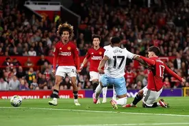 德转：为什么曼联10年花13亿，无法打造像曼城一样争冠球队？图片