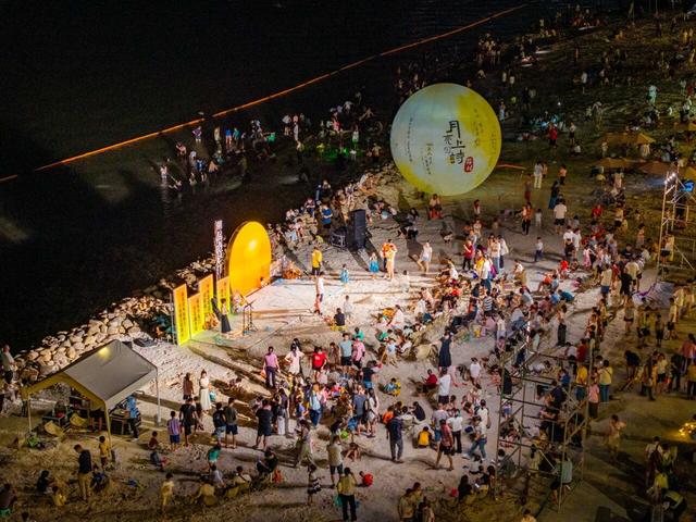 50万人涌向蘇村沙滩，34万人打卡牛肉！高明飘起满城“烟火气”