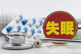 经常失眠、半夜惊醒，常按这两个穴位，帮你轻松改善！图片