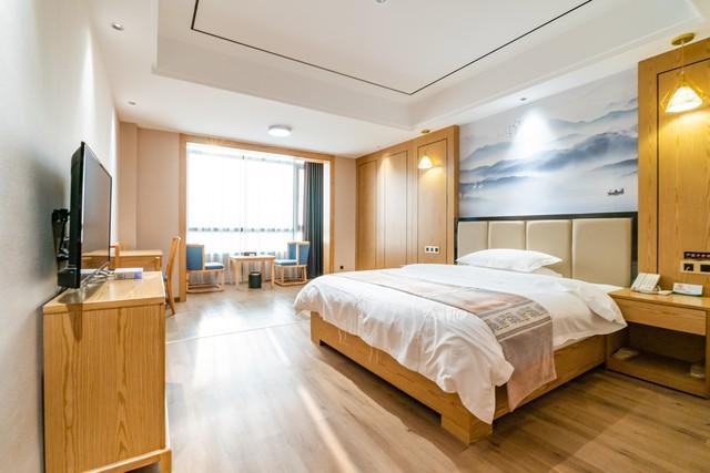 今日小雪初晴，襄阳变身美拉德色系的山水画框！