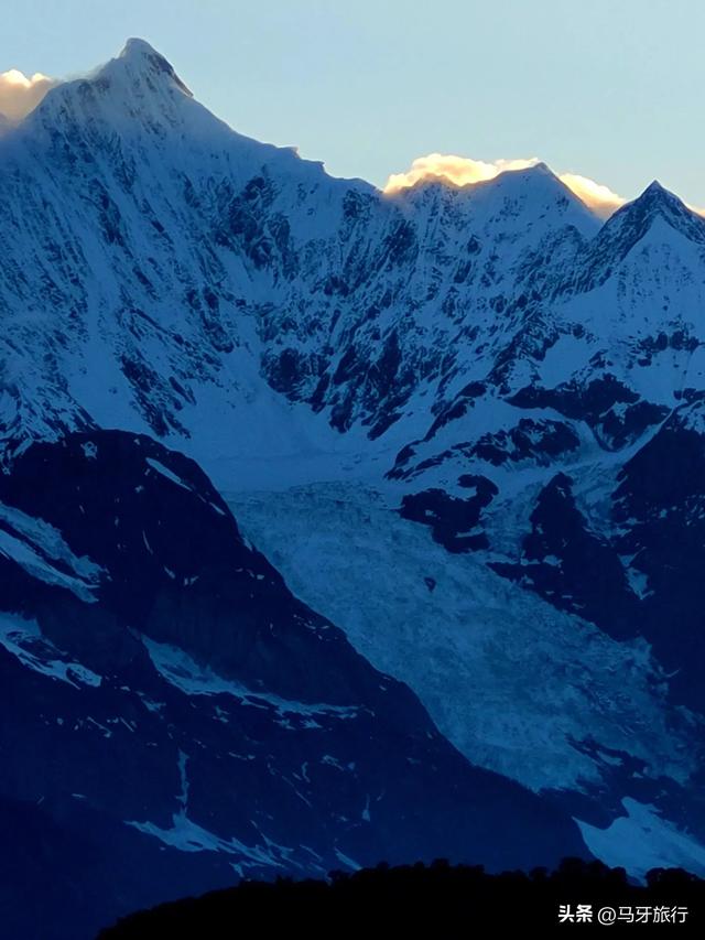 出四川进云南到达梅里雪山观景台