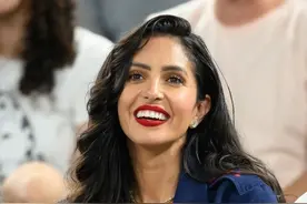 科比去世5年了，遗孀瓦妮莎爆肥之后又暴瘦，红唇大卷发依旧很美图片