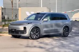 家用SUV还是6座的好，这两款采用2+2+2座椅布局，舒适有劲还省油图片