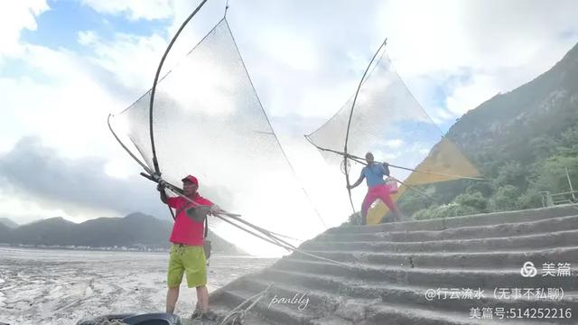 彩色旅图｜光影里的霞浦：捕捉退潮日出的瞬间，沙滩带着酒窝微笑