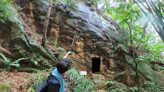 重庆沙坪坝发现神秘洞府，满壁文字暗藏玄机，主人疑是避世高人