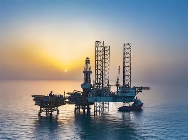 特朗普的圣诞“大礼”？美军围困委内瑞拉，炸弹却落在了尼日利亚