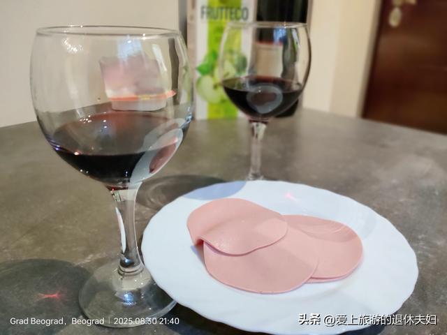 自由行第2天：坐8小时大巴到贝尔格莱德，买不到流量卡，几乎崩溃