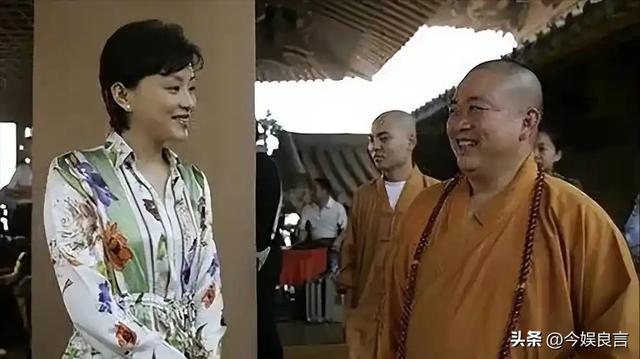 李湘不再隐忍，公开回应与释永信的真实关系，亲吻照真相终于大白