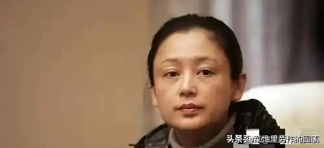 关之琳老了,林青霞老了,陈红也老了,唯有56岁的她看起来像36岁