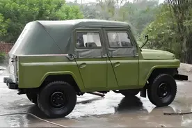 老款吉普212，最早的乘用车，国内越野车鼻祖，最经典的车型回忆图片