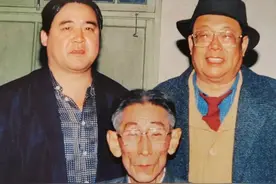 1993年，马三立、高英培、李嘉存，在天津的一张老照片图片