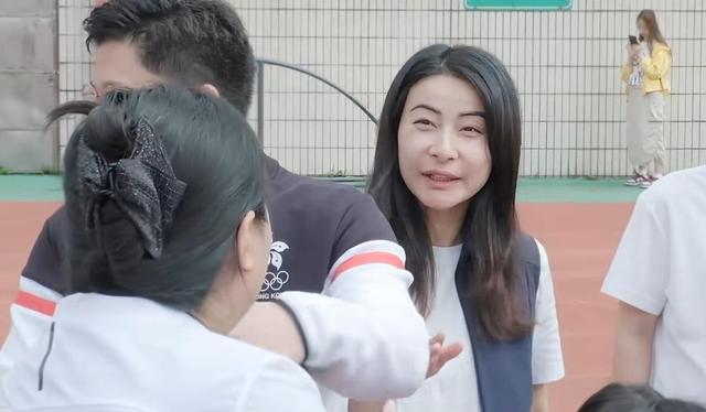 郭晶晶代言被立案不到1天，恶心的一幕出现了，她的沉默早有预兆