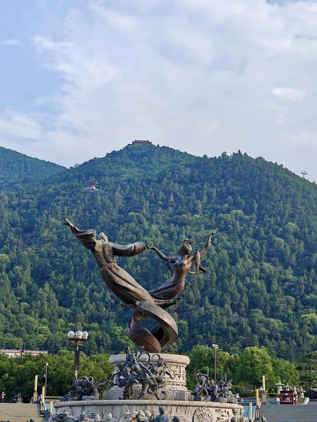 人人拎几箱坐火车！网友：错过等一年！