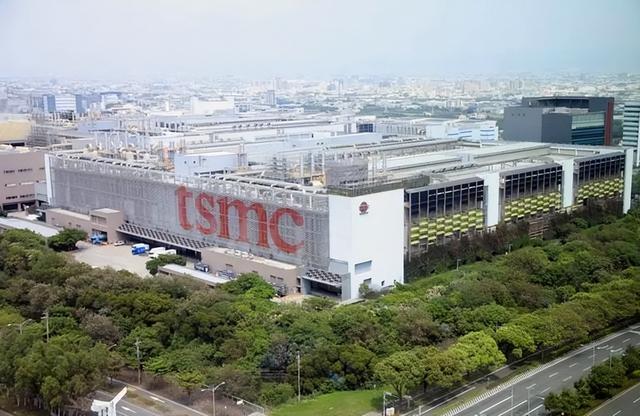 报应来了？断供大陆芯片后，台积电宣布1000亿美国建厂，现已后悔