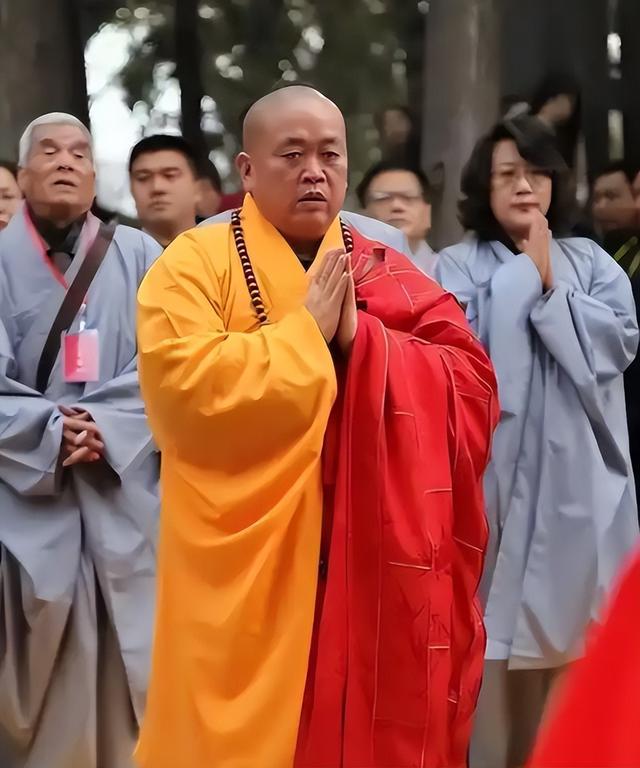 李湘不忍了！公开坦白与释永信的真实关系，亲吻照的真相终于大白