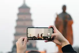 假期过半！西安大雁塔景区大唐不夜城游人如潮图片