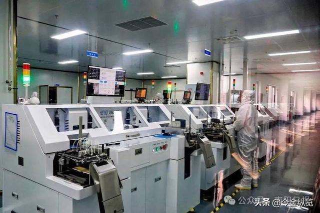 百度昆仑芯亮剑！两款AI芯片炸裂发布，彻底打破英伟达垄断野心！