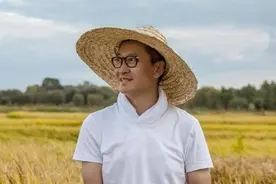 强吻林心如，得罪陈道明，“尔康”周杰沦为种地农民竟是被冤枉？图片