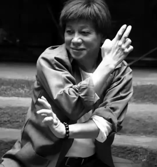 梁小龙临终前遗言令人泪目，去世原因曝光	，睡梦中走的没有受折磨