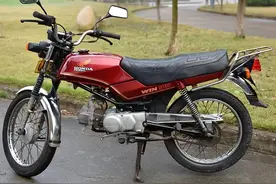 三十年前摩托车界的天花板，难忘的回忆，让人心潮澎湃图片