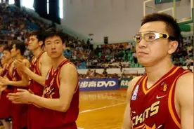 13年后又见“血书门”！曝范斌辱骂国少主力妈宝男 骨折却隐瞒伤病图片