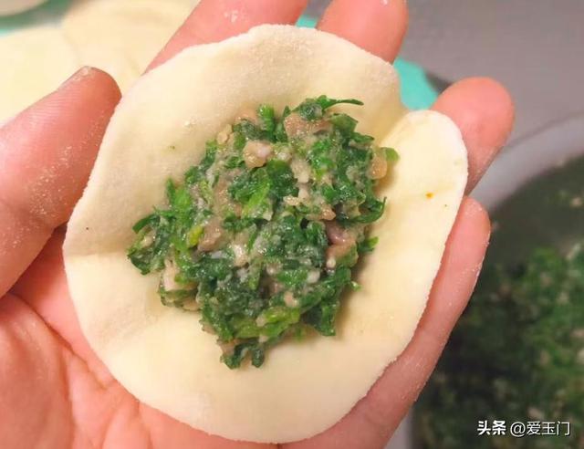 冬天，这菜使劲吃！一解毒，二对眼睛好，三护肝，冬天包饺子真香