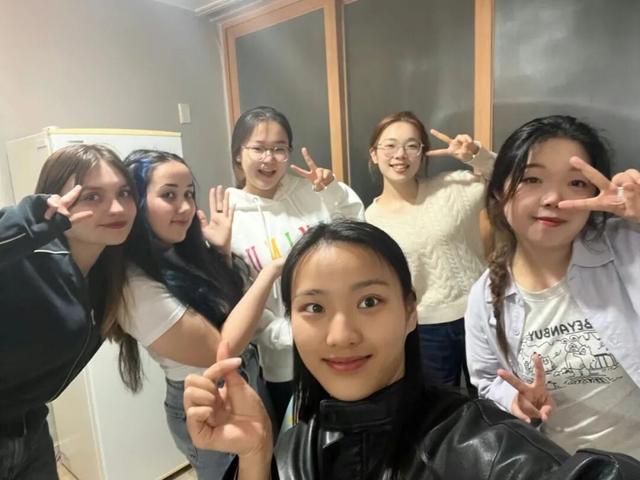 韩国镜像：看见与被看见的旅程