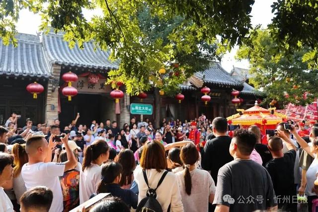 忻州古城前三日日均客流破11.8万人次！宁武芦芽山景区前4天游客9.73万人