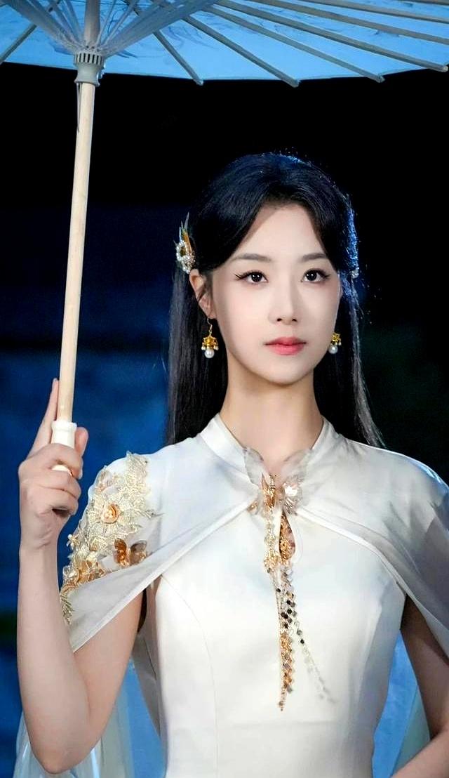 “短剧一姐”易主！李柯以跌落王座，刘念进前三，谁是断层顶流？